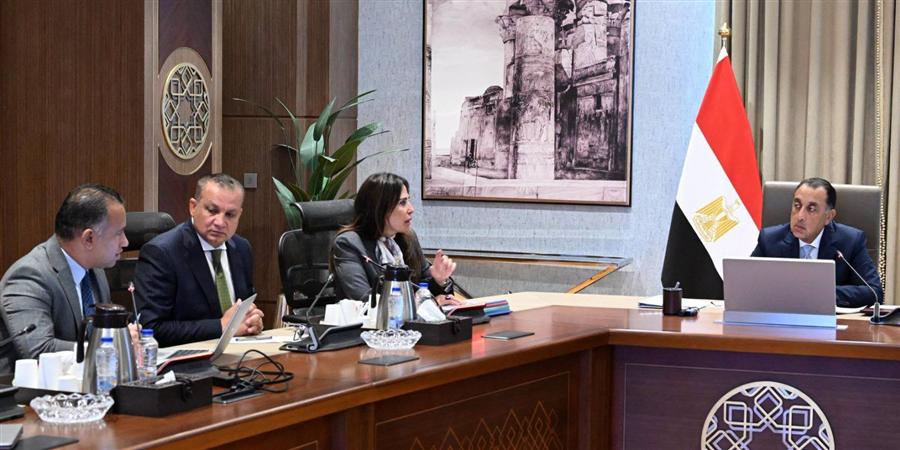 مدبولي يتابع خطط تطوير هيئة التنمية السياحية وتعظيم الاستثمارات في البحر الأحمر وسيناء